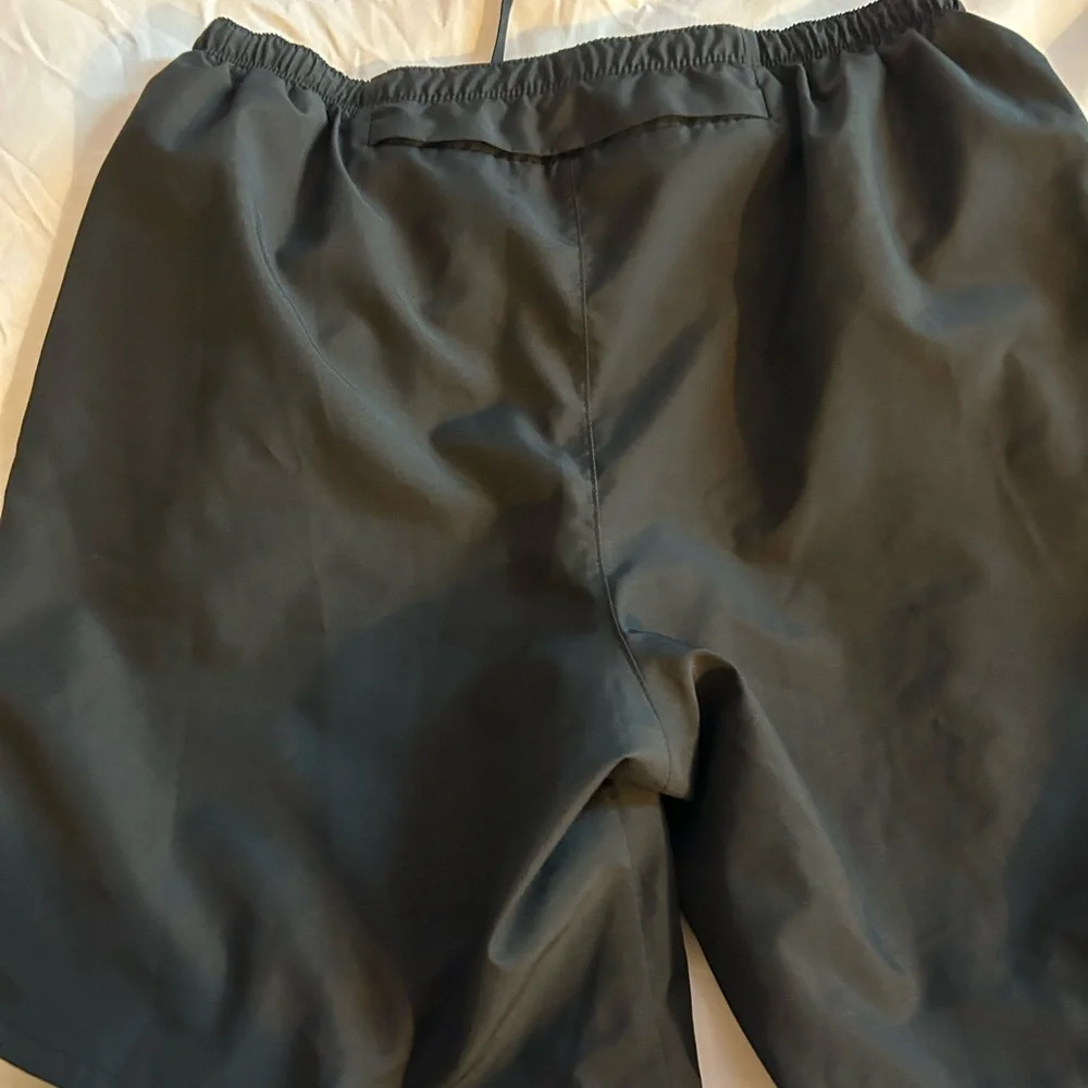 Nike Black Athletic Shorts Lightweight Elastic Waist - Picture 2 of 3